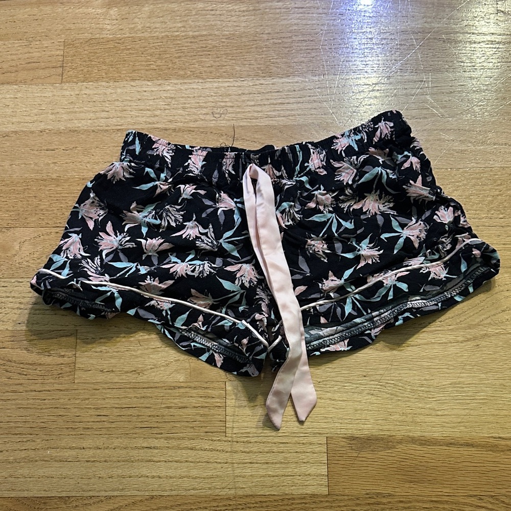 LAST CHANCE OFFER: Floral Black Pajama Shorts